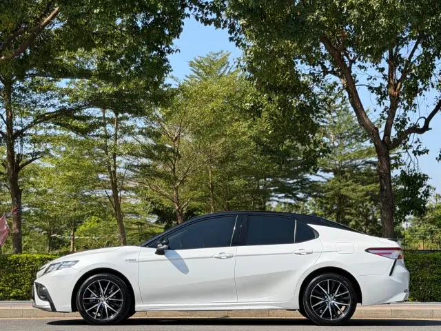 Toyota Camry — Фото автомобиля 10