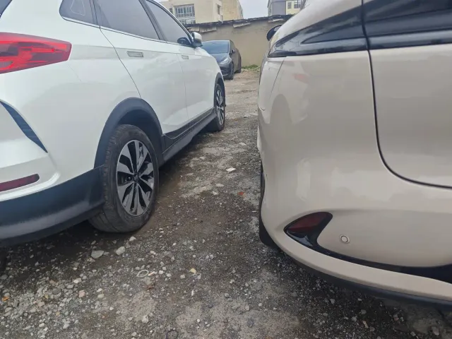 IM Motors LS6 — Фото автомобиля 12