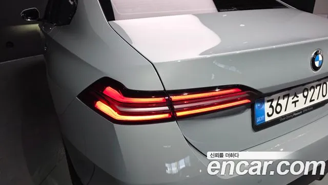 BMW 5 Series G60 — Фото автомобиля 8