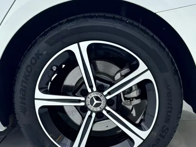 Mercedes-Benz A-Class — Фото автомобиля 12