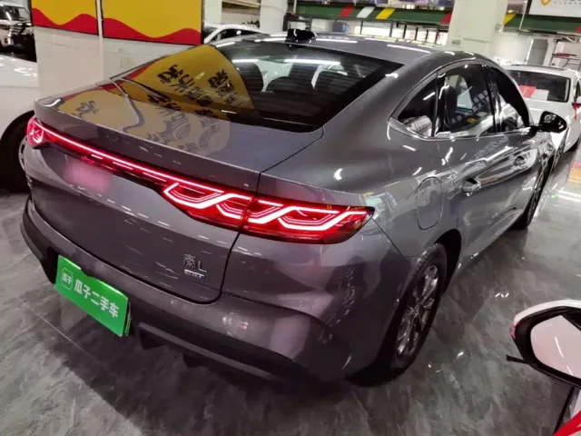 BYD Qin L — Фото автомобиля 6
