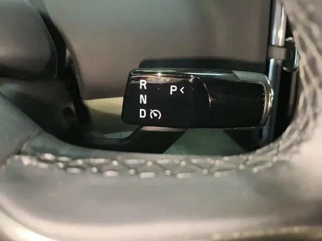 Volvo EX30 — Фото автомобиля 13