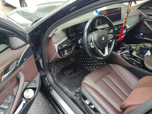 BMW 5 Series — Фото автомобиля 13