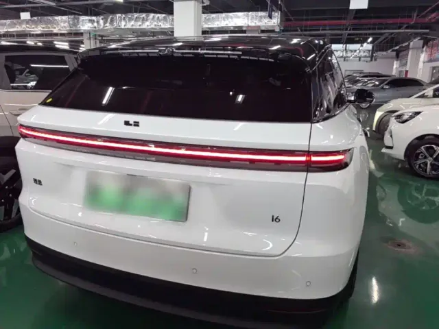 Li Auto Li Auto i6 2025 2WD Base Model — Фото автомобиля 5