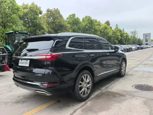 Buick Enclave — Фото автомобиля 10