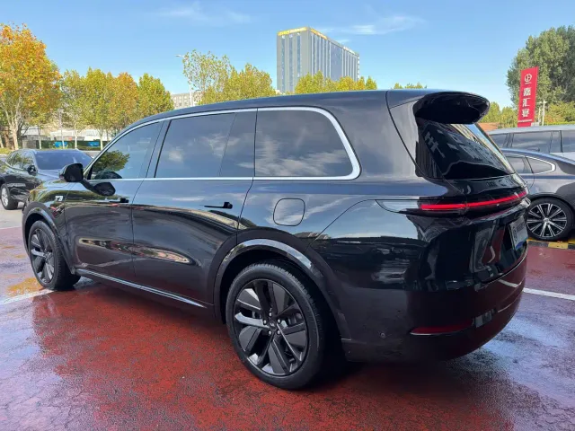 Li Auto L9 — Фото автомобиля 4