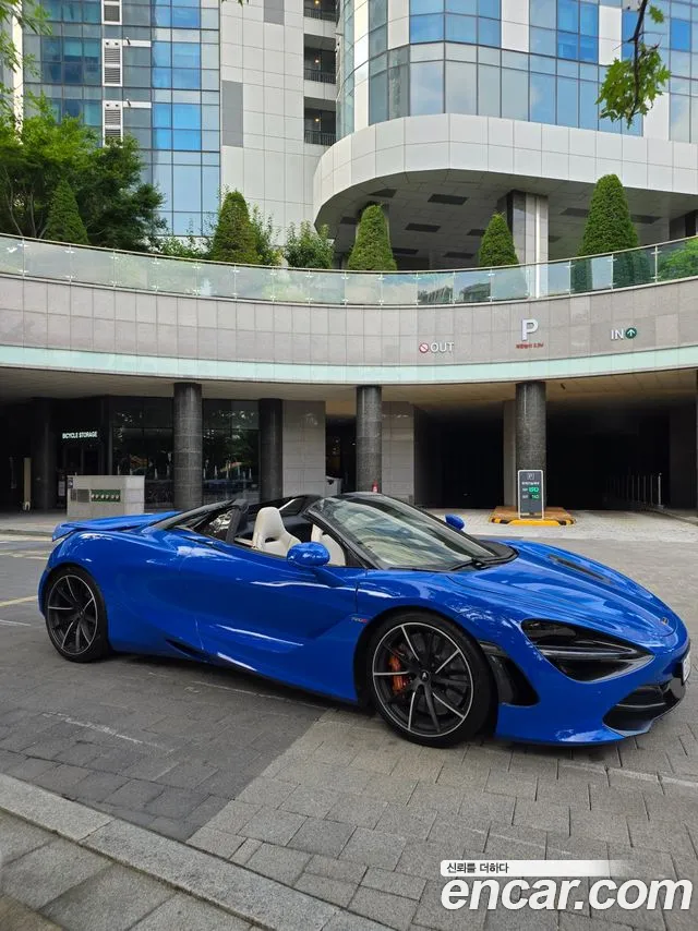 McLaren 720S — Фото автомобиля 12