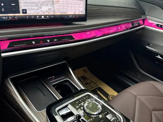 BMW 7 Series — Фото автомобиля 25