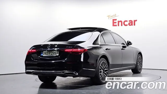 Mercedes-Benz S-Class — Фото автомобиля 2