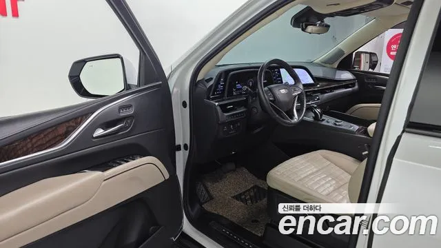 Cadillac Escalade — Фото автомобиля 10