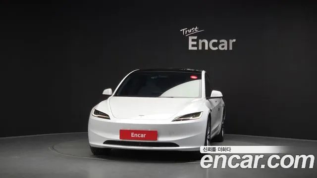 Tesla Model 3 — Фото автомобиля 3