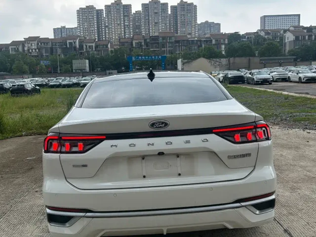 Ford Mondeo — Фото автомобиля 8