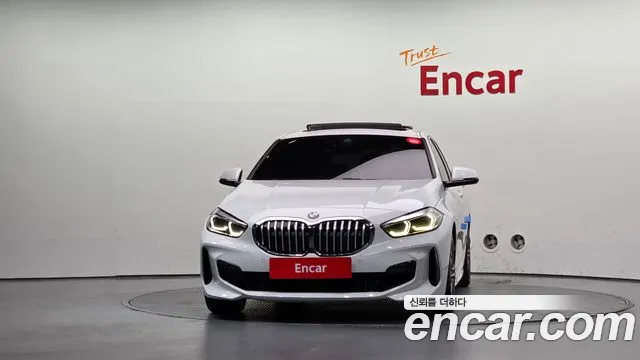 BMW 1 Series F40 — Фото автомобиля 3
