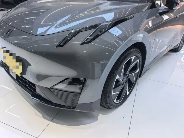 Lynk & Co Z20 — Фото автомобиля 4