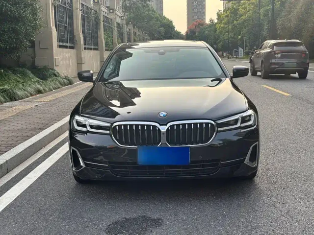 BMW BMW 5 Series 2022 Model Third Facelift 530Li Premium Luxury Package — Фото автомобиля 5
