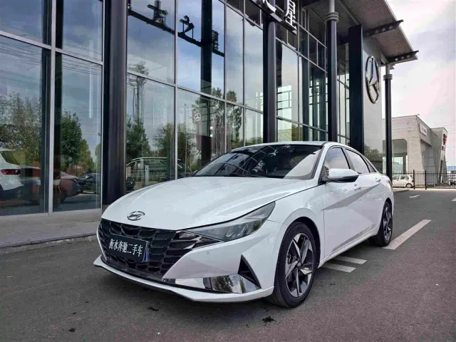 Фотография автомобиля — Hyundai Elantra