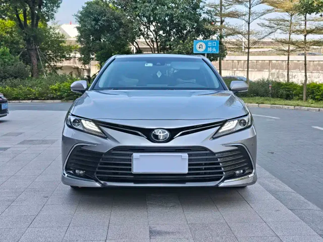 Toyota Camry — Фото автомобиля 2