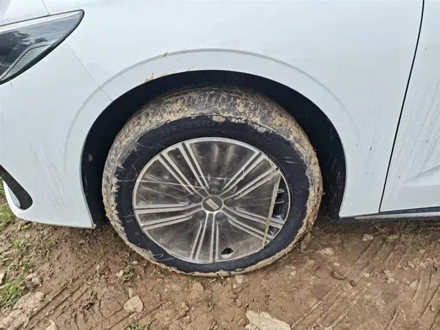 Geely Galaxy Stellar 6 — Фото автомобиля 22