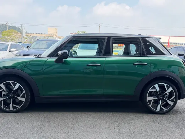 MINI Hatch — Фото автомобиля 14