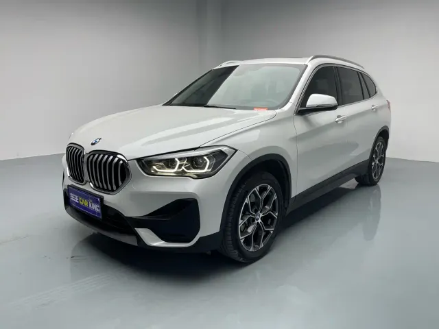 Фотография автомобиля — BMW X1