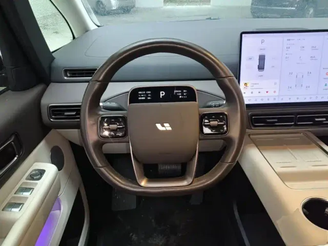Li Auto MEGA — Фото автомобиля 10