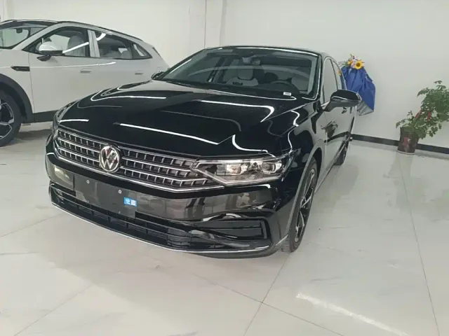 Фотография автомобиля — Volkswagen Magotan