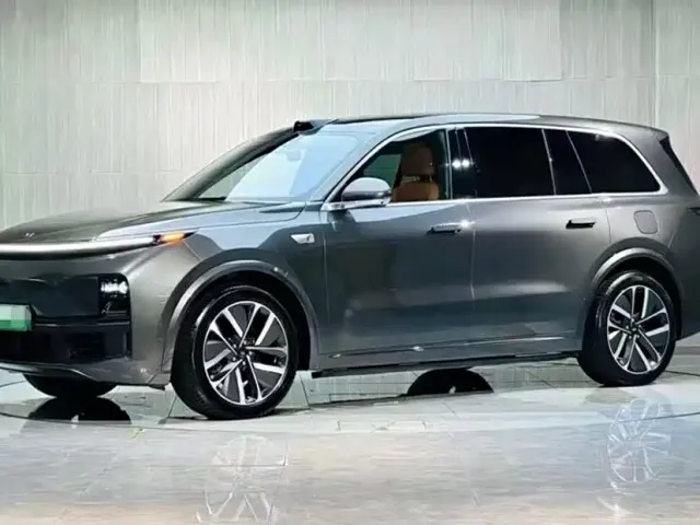 Фотография автомобиля — Li Auto L9