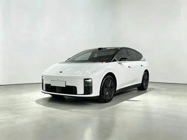Фотография автомобиля — Li Auto i8