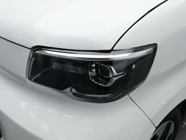 Wuling Zhiguang NEV — Фото автомобиля 7