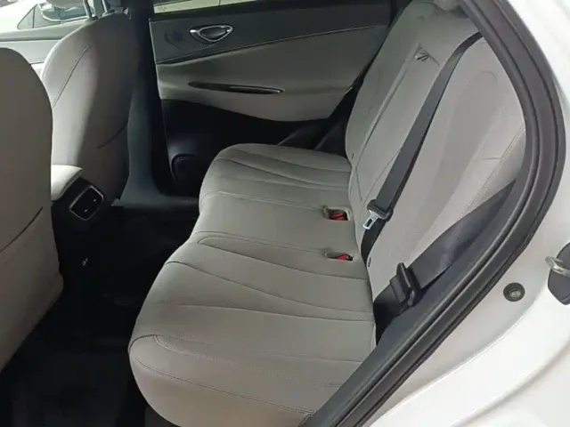 BYD Sealion 06 — Фото автомобиля 16