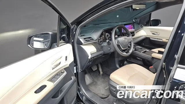 Toyota Sienna — Фото автомобиля 12