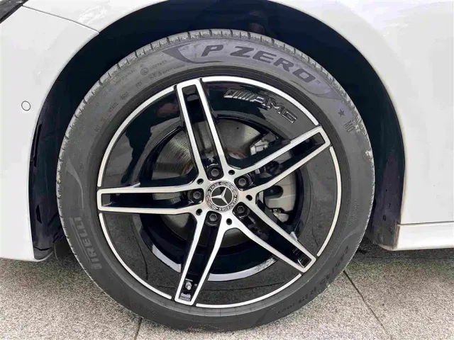 Mercedes-Benz E-Class — Фото автомобиля 12