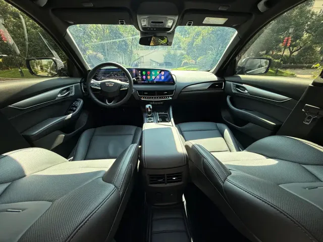 Cadillac CT5 — Фото автомобиля 12