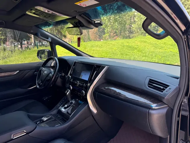 Toyota Vellfire — Фото автомобиля 12