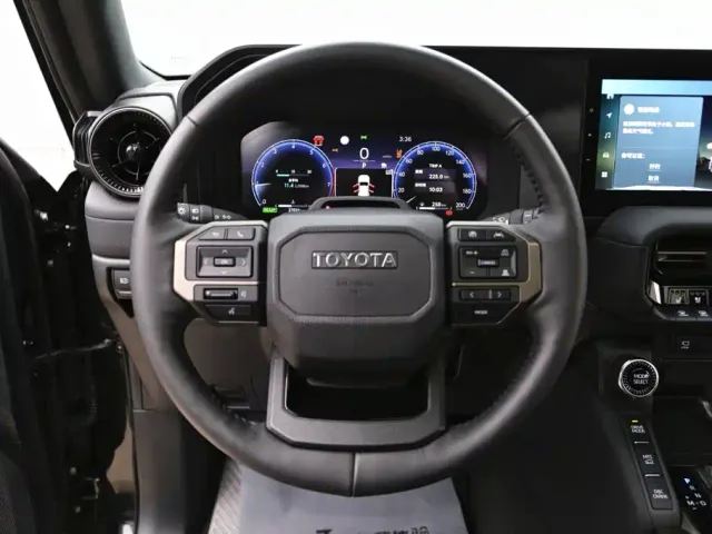 Toyota Prado — Фото автомобиля 15