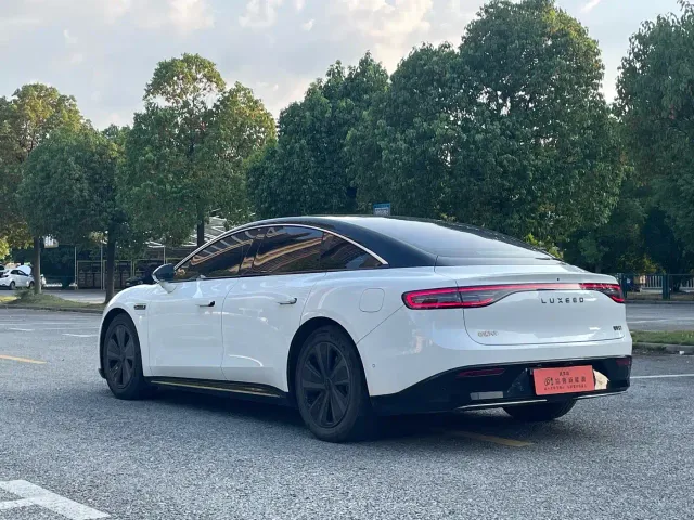 Luxeed S7 — Фото автомобиля 10