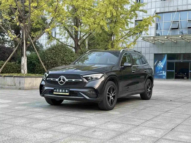 Фотография автомобиля — Mercedes-Benz GLC-Class