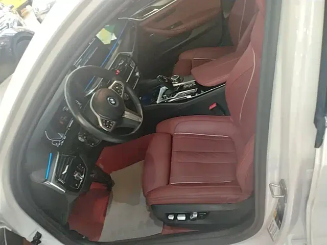 BMW 5 Series — Фото автомобиля 14