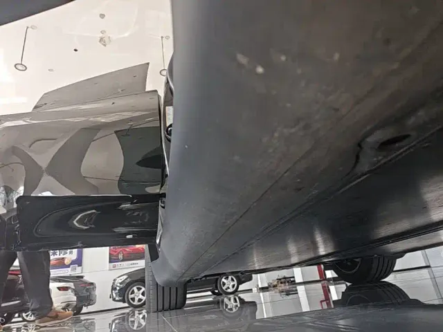 Tesla Model Y — Фото автомобиля 20