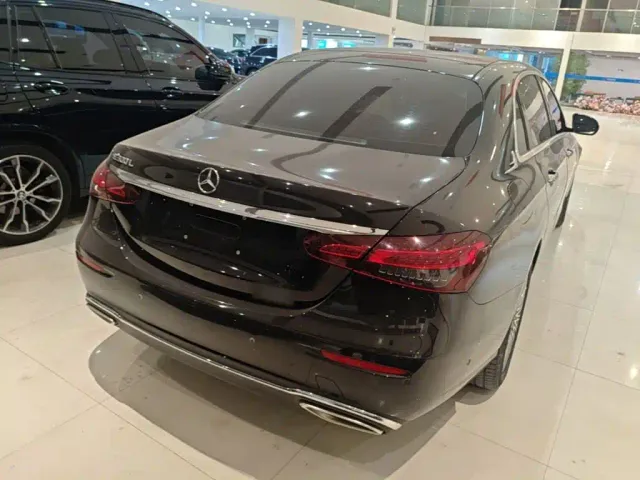 Mercedes-Benz E-Class — Фото автомобиля 6