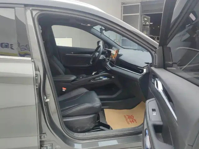 Geely Binyue — Фото автомобиля 8