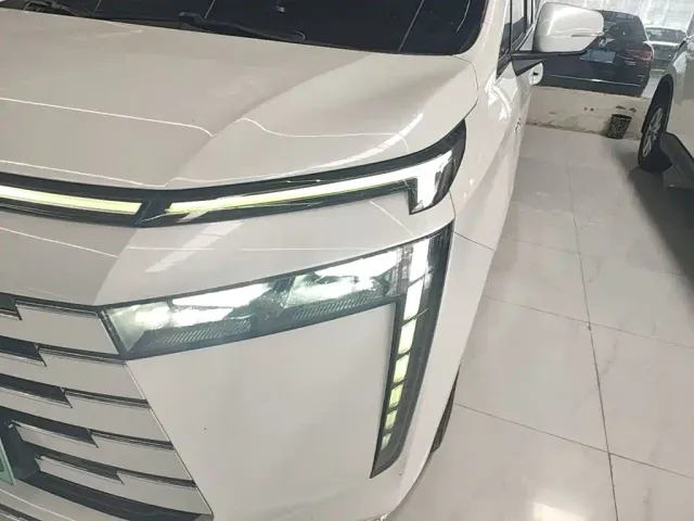 GAC Trumpchi E8 — Фото автомобиля 23
