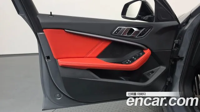 BMW 1 Series F40 — Фото автомобиля 13