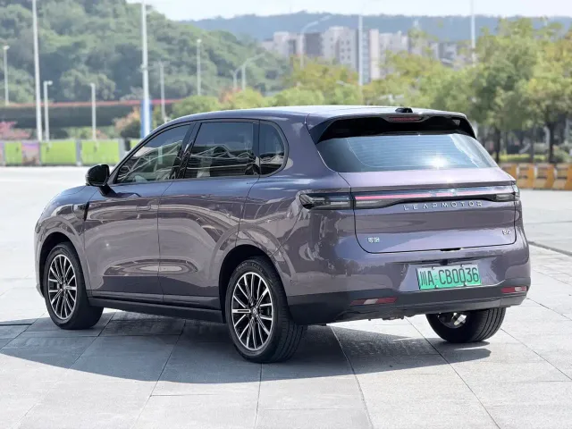 Leapmotor B10 — Фото автомобиля 6