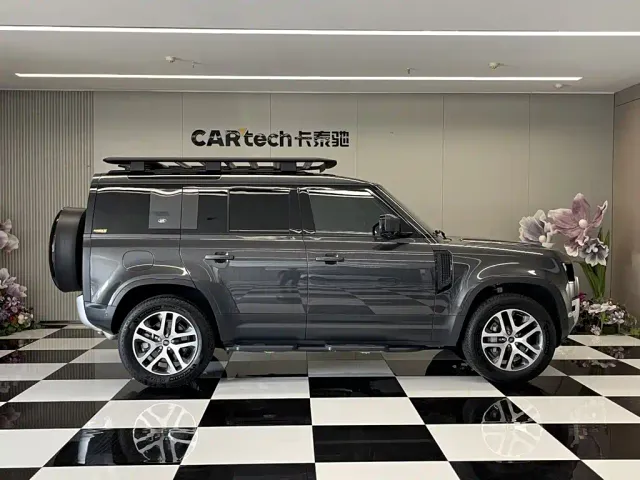 Land Rover Defender — Фото автомобиля 4