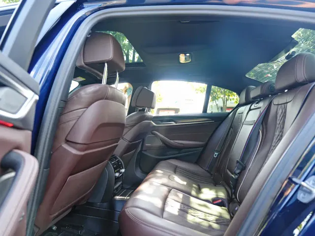 BMW 5 Series — Фото автомобиля 7