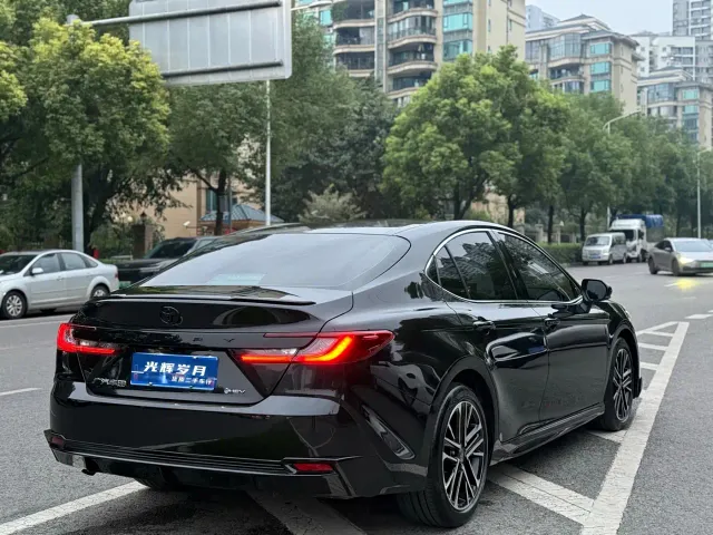 Toyota Camry — Фото автомобиля 19