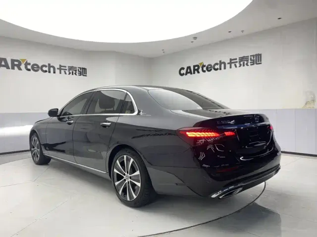 Mercedes-Benz E-Class — Фото автомобиля 7
