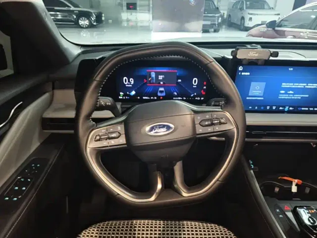 Ford Edge — Фото автомобиля 10