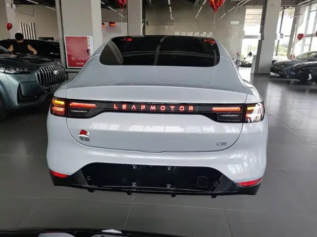 Leapmotor C01 — Фото автомобиля 5